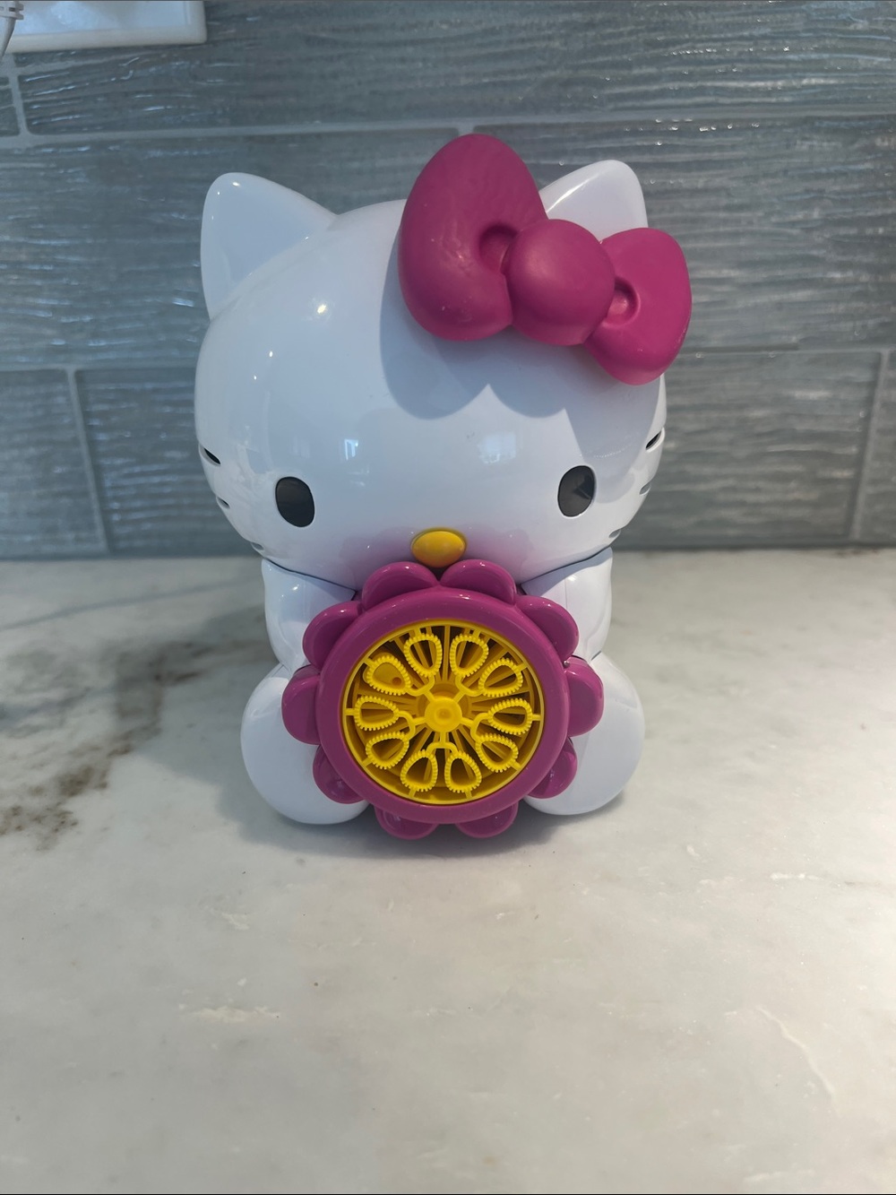 Hello Kitty White Bubble machine Toy NWOT EUC